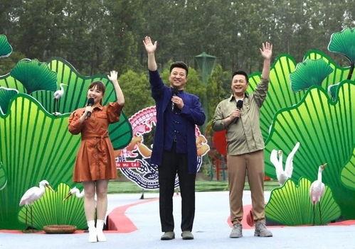 小白牙最新爆料视频,娱乐圈幕后真相大曝光!  第2张 小白牙最新爆料视频,娱乐圈幕后真相大曝光!  第2张